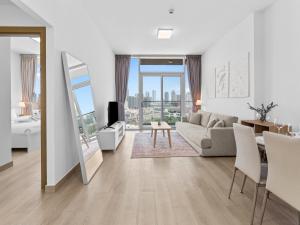 Bright 1 Bedroom Apartment with JVC open view