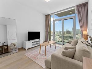 Bright 1 Bedroom Apartment with JVC open view