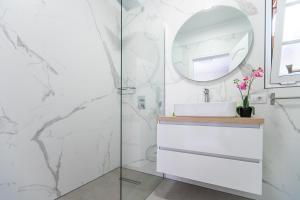 Villa with pool in Madroñal Fañabe, Costa Adeje