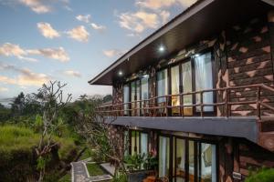 Cassowary Villa Sidemen