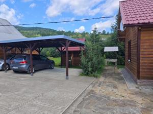 Смерековий двір