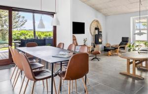 3 Bedroom Beautiful Home In Løkken