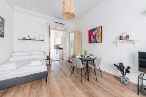 Karaván Courtyard Escape AC, Smart TV, Central Location