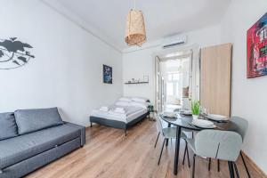 Karaván Courtyard Escape AC, Smart TV, Central Location