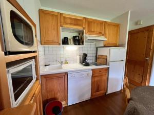 Appartement T2 avec Balcon et Parking à Samoëns - FR-1-624-37