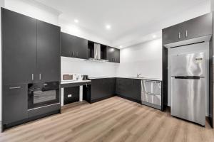 Wyndham Vale Retreat- Disability Friendly Accommodation- 4 Bedroom Holiday Home