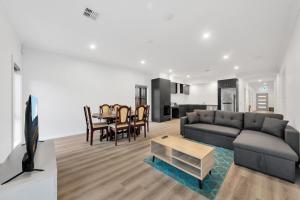 Wyndham Vale Retreat- Disability Friendly Accommodation- 4 Bedroom Holiday Home