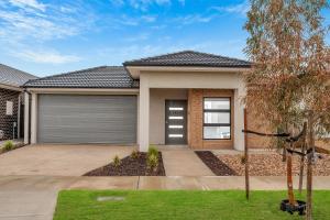 Wyndham Vale Retreat- Disability Friendly Accommodation- 4 Bedroom Holiday Home