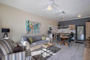 Plett Escape - Central & Walk to the Beach