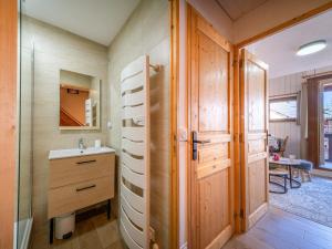 Studio agréable avec mezzanine, balcon et proche commodités à Val-dIsère - FR-1-694-296