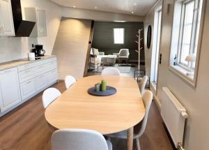 Newly renovated 2 bedroom apartment