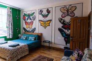 The Full Moon Backpackers