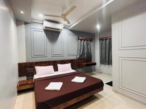 Hotel Majestic, Uchgaon NH4