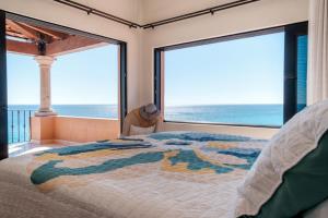 Amazing Beachfront Casa Del Mar Penthouse