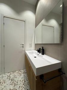 Bari LandLord 8 - Una Finestra sulla Cattedrale