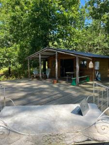 Cosy tinny house avec beignoire in the forest et toilette seche