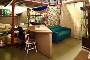 Arty infused Loft with ac near Emirates Stadium