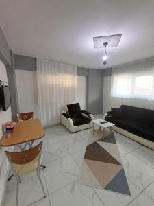 Zeytin apart, Daire 8