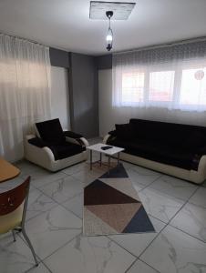 Zeytin apart, Daire 8