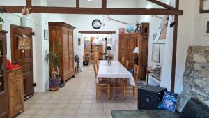 B&B / Chambres d'hotes Chambres D-hotes Le Bellevue - : Chambre Triple avec Douche
