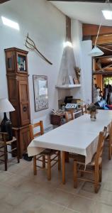 B&B / Chambres d'hotes Chambres D-hotes Le Bellevue - : photos des chambres