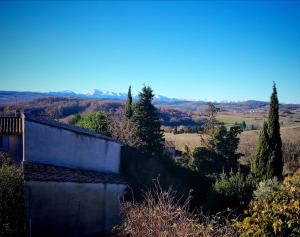 B&B / Chambres d'hotes Sejour Ressourcant a l-Ancienne Poste - Occitanie : photos des chambres