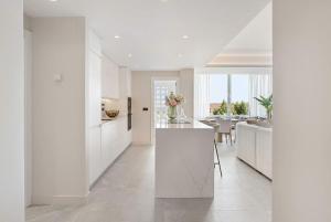 Penthouse Lira I Modern Luxurious Plunge Pool