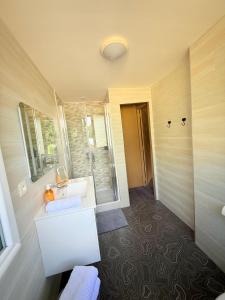Hotels HOTEL Roc Land : photos des chambres