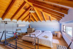 Elaias modern house with panoramic view