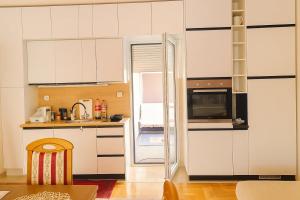 Million Star Apartment