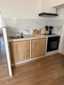 Vous viendrez vivre ici 2 pièces champ de blé garage à moto