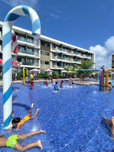 Mana Beach Flat completo - 2 quartos 2 banheiros 2 vagas garagem com vista para o mar e piscinas