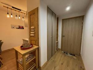 Appartements Appartement 4* pour 5 pers. a Valmorel, pied de pistes, parking, balcon - FR-1-356-477 : photos des chambres