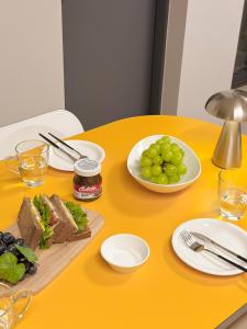 AirportBus3min #HotPlace #KonkukUniversity #Seongsu #TtukseomHangang #SeoulForest #SMTown