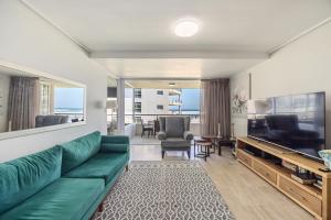 The Lagoon Beachfront Apartment