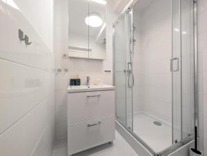 Mieszczańska Modern Apartment by BookingHost