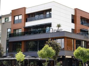 Zyra boutique hotel