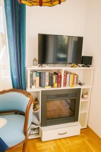 Million Star Apartment