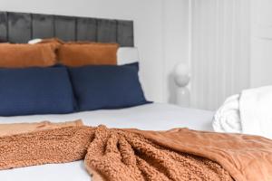 Spacious 4BR Home with Garden Close to Transport