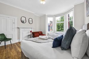 Spacious 4BR Home with Garden Close to Transport