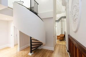 Unique City Centre Luxury Three Bed Apartment