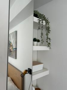 Perfectly located Cherry stone house