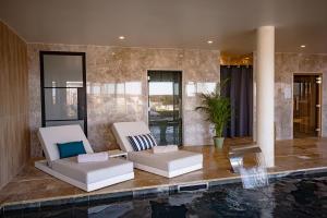 Les Vagues Hotel & Spa