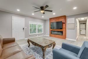 Modern Home with Yard Near ATL Attractions!