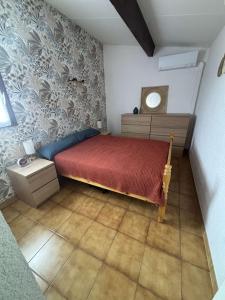 Appartement trois pièces climatisé avec terrasse- AR021-034