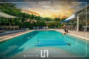 Miami 5BR Villa w Heated Pool, Games & BBQ L01