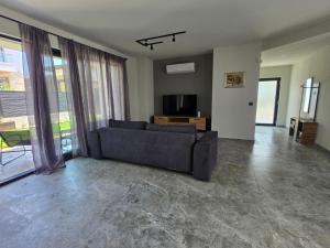 Villa Cadaques, private pool with heating and salt water