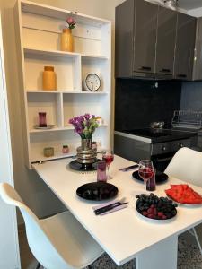 Rea Liliya - Artistic and Inviting Nook