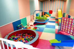 Rustic Rural Retreat with BBQ and Soft Play Room