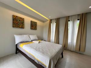 Premium 5 Bedroom Family Estate Overlooking Lake Taal